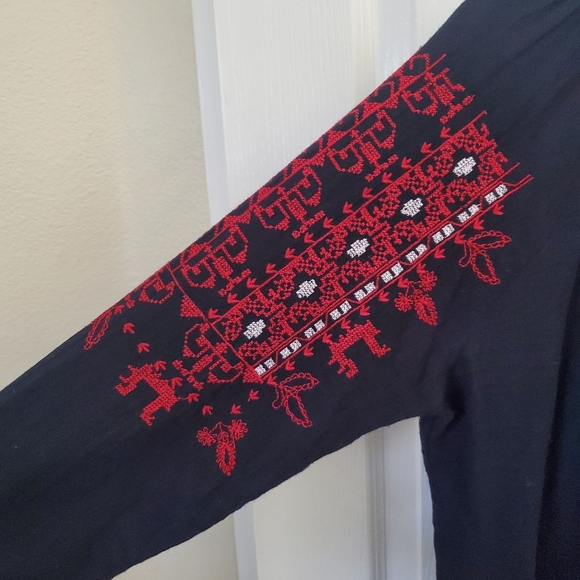 Alya Red Embroidered Black Cotton Long Sleeve Loose Fit Top Women's Size Large - Picture 5 of 9